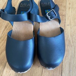 Mia Sophia sandal (clog) size 37